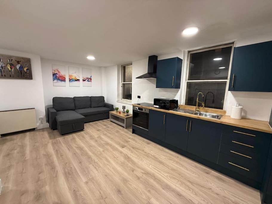 Modern 1 Bedroom - 5 Min Walk From Princess Street Eb1 إدنبرة المظهر الخارجي الصورة